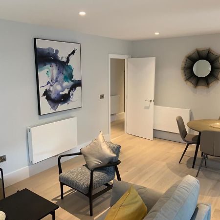 Heathrow North Apartments By Charles Hope Hounslow Extérieur photo