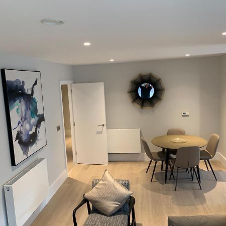 Heathrow North Apartments By Charles Hope Hounslow Extérieur photo