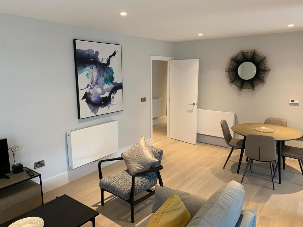 Heathrow North Apartments By Charles Hope Hounslow Extérieur photo
