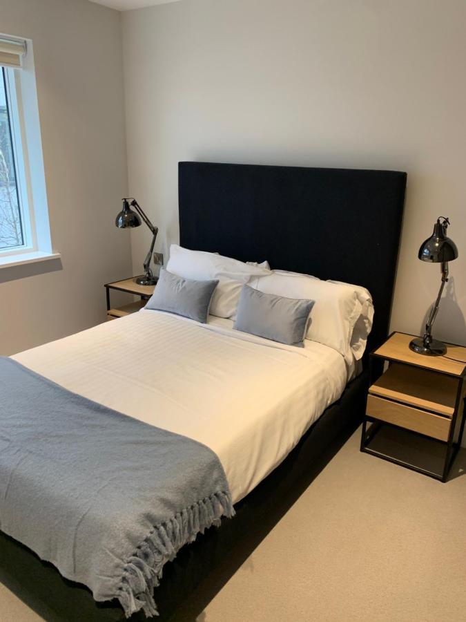 Heathrow North Apartments By Charles Hope Hounslow Extérieur photo