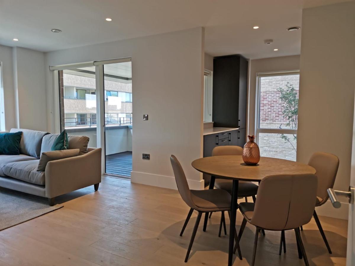 Heathrow North Apartments By Charles Hope Hounslow Extérieur photo