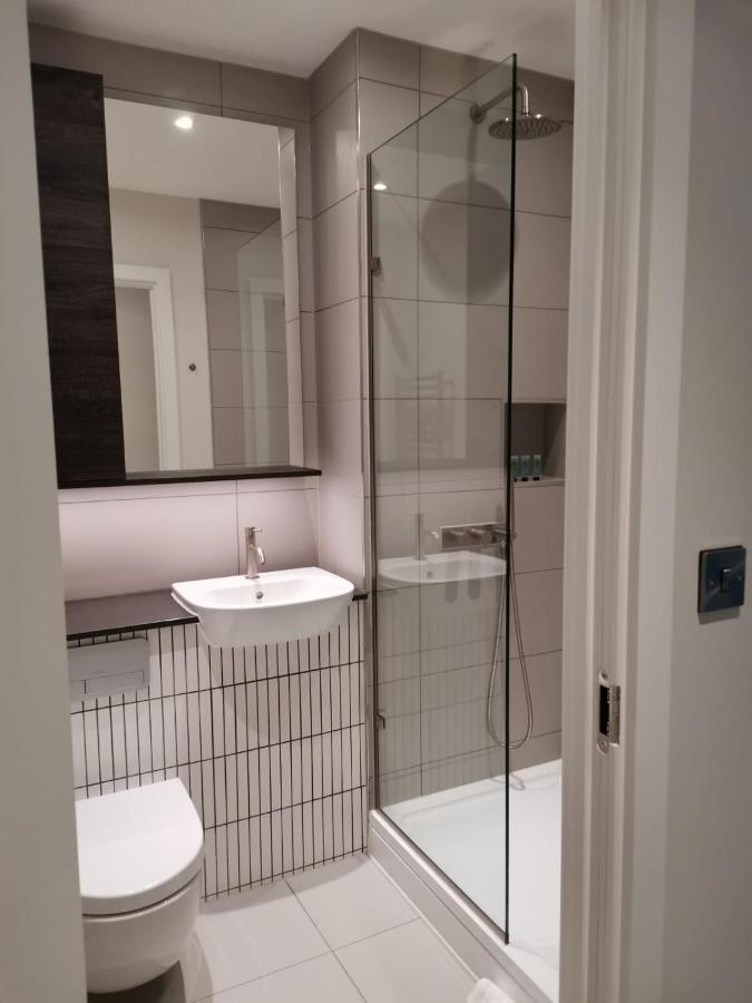 Heathrow North Apartments By Charles Hope Hounslow Extérieur photo